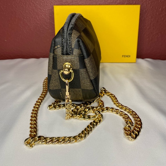 ‼️SOLD ‼️ Vintage Checkered Fendi Crossbody Bag - Picture 3 of 10